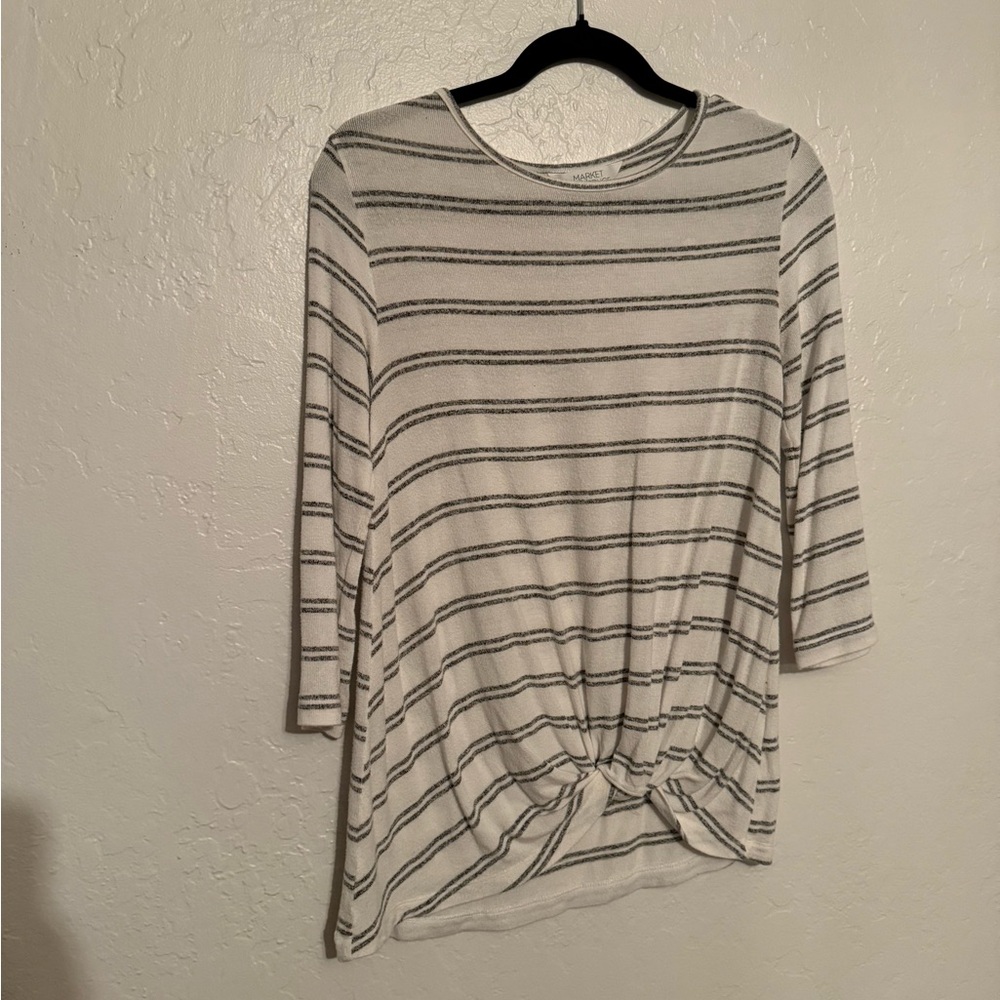 White knit striped top
